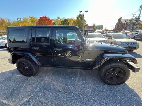 Used 2015 Jeep Wrangler Unlimited Sport image 4