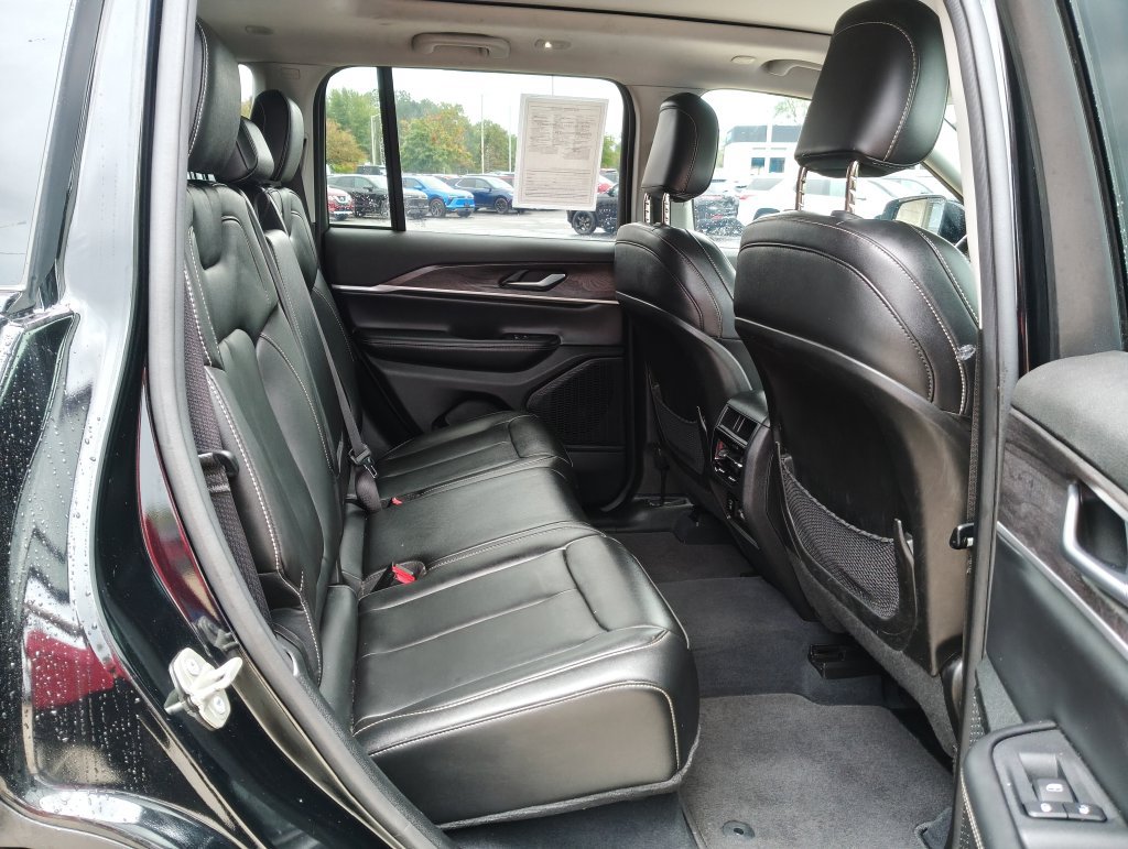 Used 2023 Jeep Grand Cherokee Limited AWD/4WD image 13