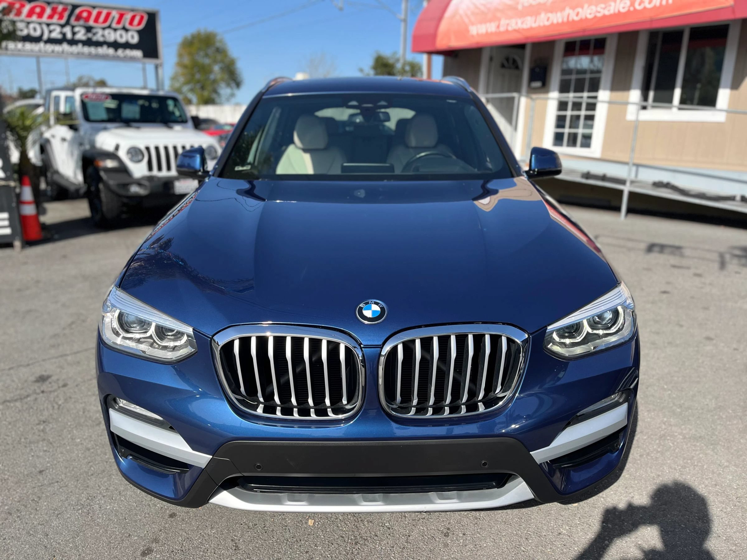 Used 2018 BMW X3 xDrive30i AWD/4WD image 2