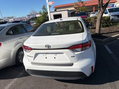 Used 2024 Toyota Corolla LE image 12