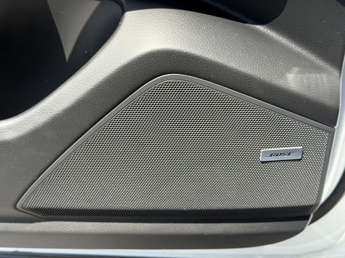 Certified 2022 Porsche Cayenne Platinum Edition AWD/4WD image 24