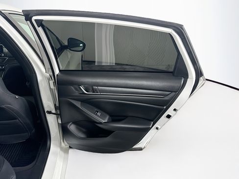 Used 2018 Honda Accord Sport image 28
