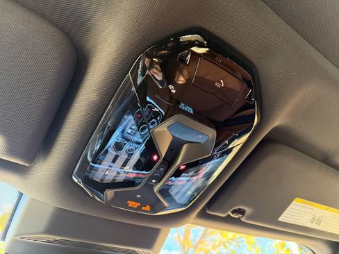 Used 2023 BMW 760i xDrive image 28