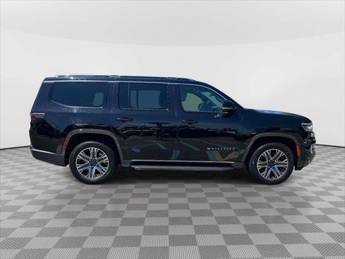 Used 2022 Jeep Wagoneer Series III AWD/4WD image 8