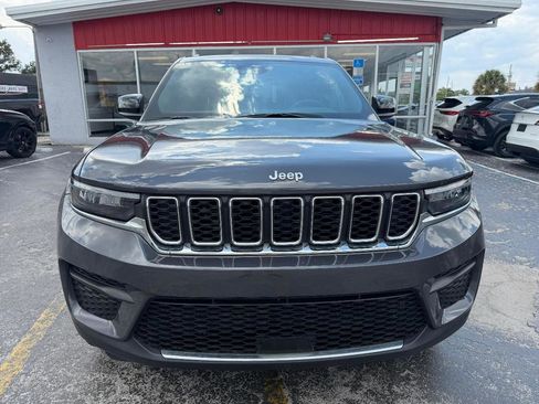 Used 2025 Jeep Grand Cherokee Laredo X image 2