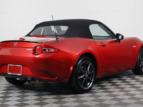 Used 2016 MAZDA MX-5 Miata Club RWD image 4