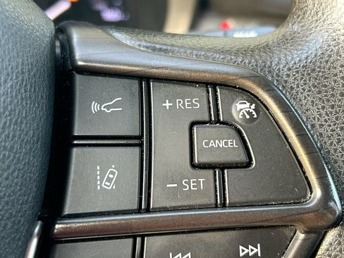 Used 2021 Toyota Sienna LE FWD image 18