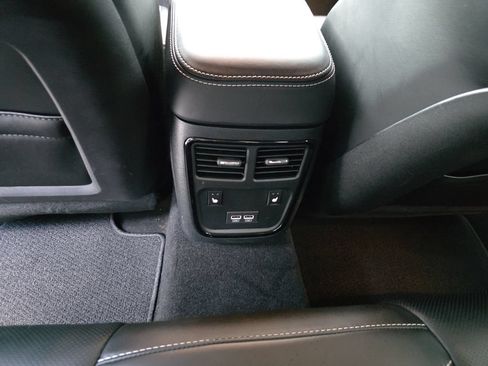 Used 2023 Chrysler 300 C RWD image 32