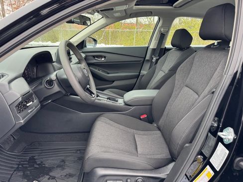 Certified 2025 Honda Accord SE image 18
