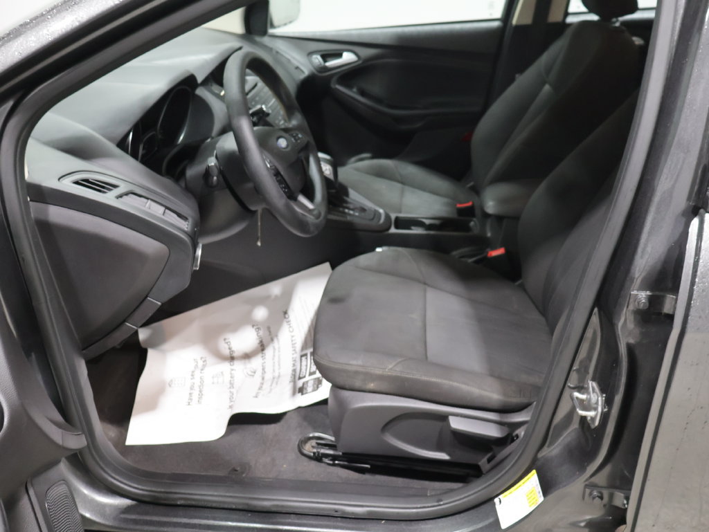 Used 2015 Ford Focus SE FWD image 10