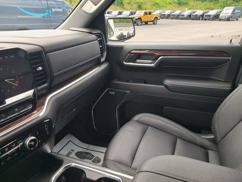 Used 2024 GMC Sierra 1500 Elevation w/ Elevation Premium Package AWD/4WD image 18
