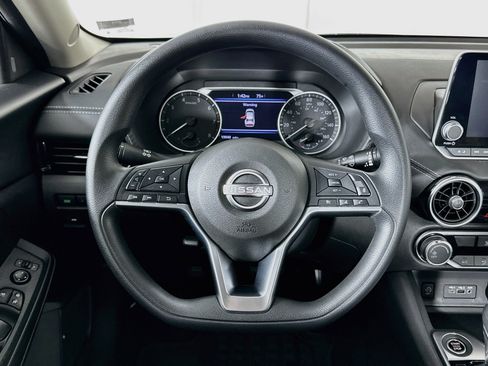 Used 2025 Nissan Sentra SV FWD image 18