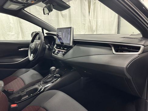 Used 2025 Toyota Corolla SE w/ SE Premium Package image 61