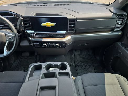 Used 2025 Chevrolet Silverado 1500 LT AWD/4WD image 15