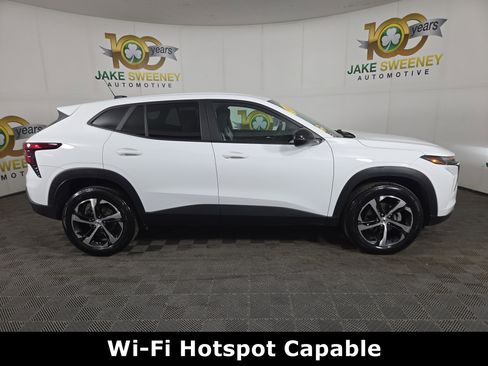 Certified 2024 Chevrolet Trax RS w/ Driver Confidence Package image 10