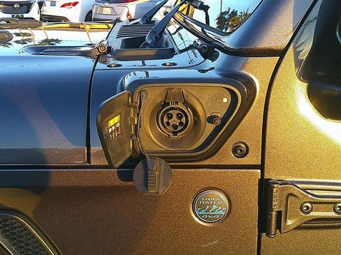 Used 2025 Jeep Wrangler Unlimited Sport S 4xe AWD/4WD image 14