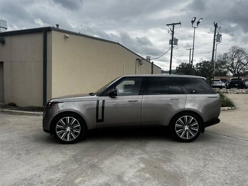 Certified 2023 Land Rover Range Rover SE image 2