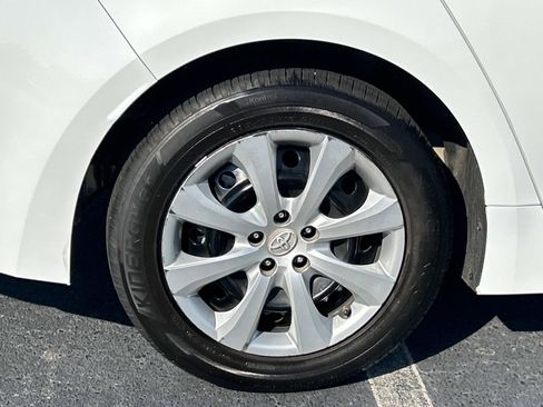 Used 2022 Toyota Corolla LE FWD image 7