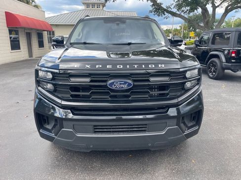 Used 2025 Ford Expedition Active AWD/4WD image 10