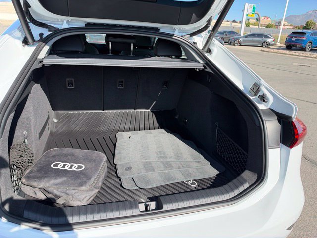 Certified 2025 Audi A6 e-tron Prestige AWD/4WD image 17