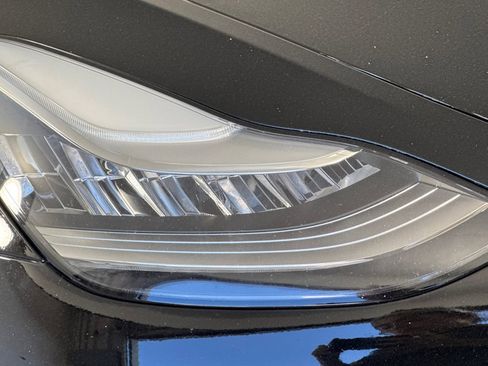 Used 2018 Tesla Model 3 Mid Range image 10