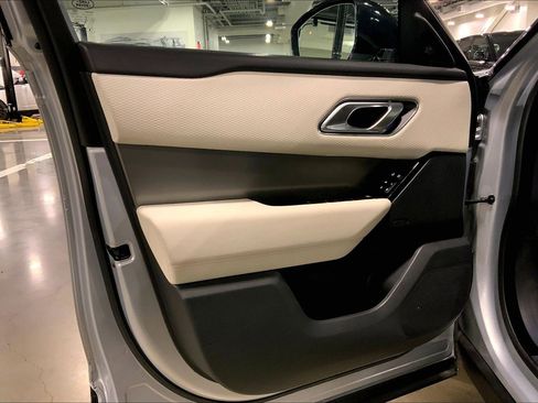 Used 2023 Land Rover Range Rover Velar S image 21