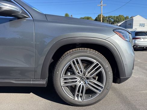 New 2026 Mercedes-Benz GLS 450 4MATIC image 9