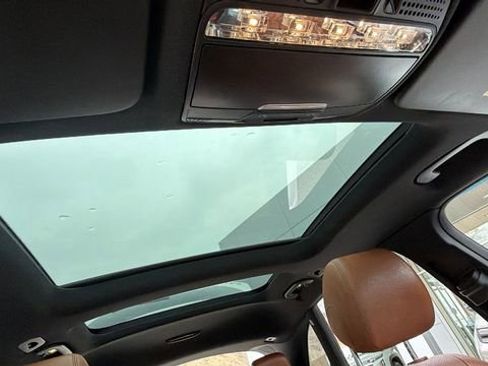 Used 2019 Mercedes-Benz GLC 350e 4MATIC image 23