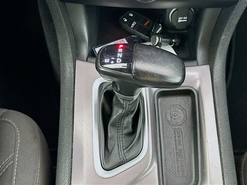 Used 2023 Dodge Charger SXT RWD image 16