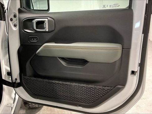 New 2026 Jeep Gladiator Mojave image 11