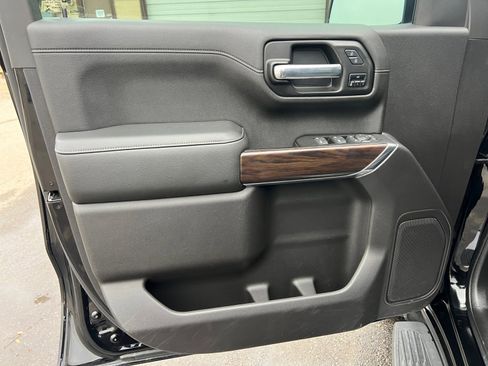 Used 2020 GMC Sierra 1500 SLT image 19