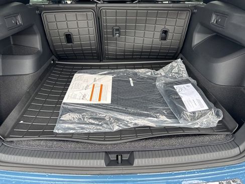 New 2026 Volkswagen Tiguan SE R-Line FWD image 21