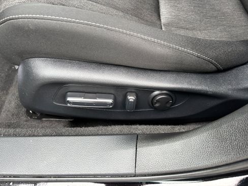 Used 2023 Honda Accord EX image 10
