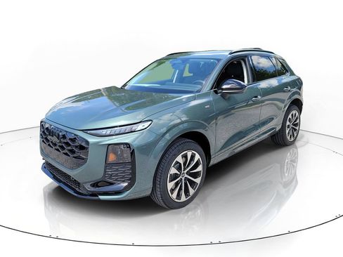 New 2026 Audi Q3 quattro 2.0T AWD/4WD image 2