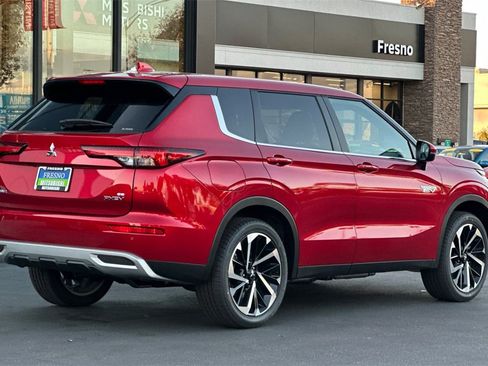 New 2025 Mitsubishi Outlander SE image 5