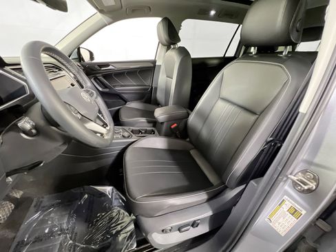 Used 2022 Volkswagen Tiguan SE AWD/4WD image 20