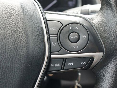 Used 2022 Toyota Camry LE FWD image 9