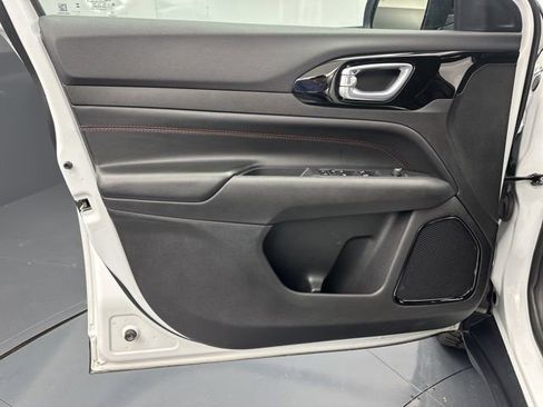 Used 2025 Jeep Compass Trailhawk w/ Trailer Tow Group image 24