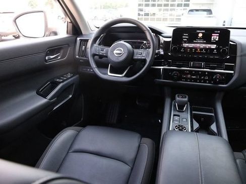 Certified 2025 Nissan Pathfinder SL w/ SL Premium Package AWD/4WD image 25
