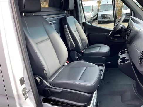 Used 2025 Mercedes-Benz Sprinter 2500 image 6