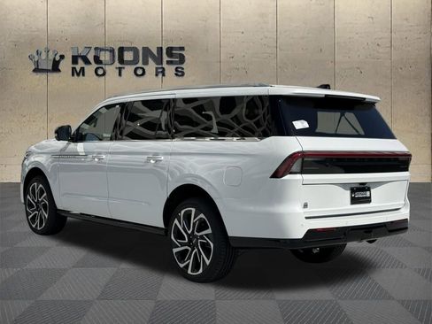 New 2026 Lincoln Navigator L Reserve AWD/4WD image 3