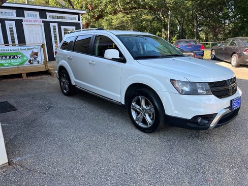 Used 2017 Dodge Journey Crossroad image 3