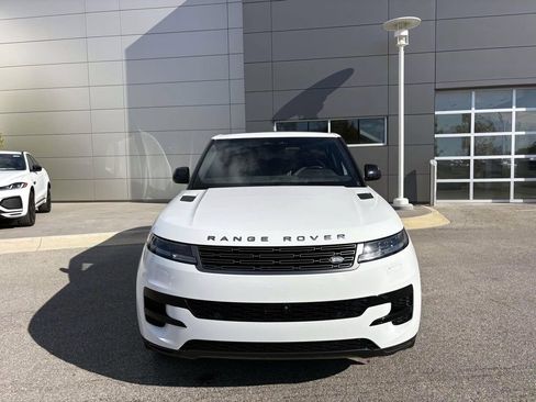 Used 2025 Land Rover Range Rover Sport image 2