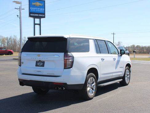 Used 2023 Chevrolet Suburban Premier image 9