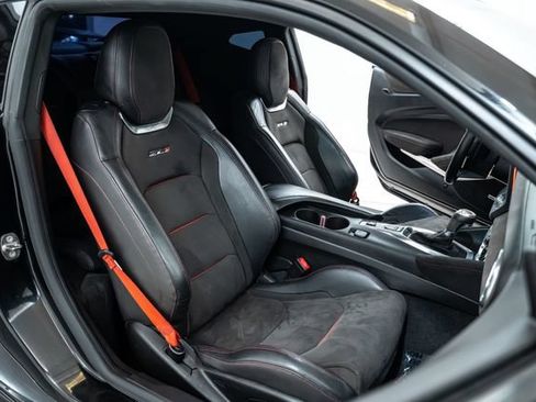 Used 2018 Chevrolet Camaro ZL1 RWD image 24