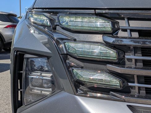 Certified 2025 Hyundai Tucson Limited image 10