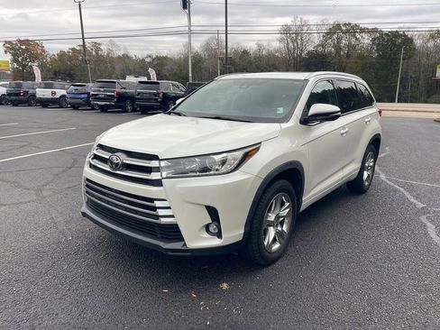 Used 2019 Toyota Highlander Limited image 3