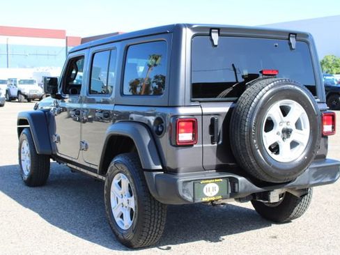 Used 2022 Jeep Wrangler Unlimited Sport AWD/4WD image 3