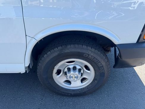 Used 2022 Chevrolet Express 2500 Extended w/ Enhanced Convenience Package RWD image 8