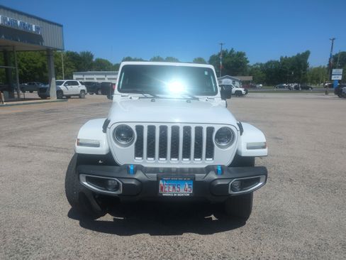 Used 2023 Jeep Wrangler Unlimited Sahara w/ Cold Weather Group AWD/4WD image 6